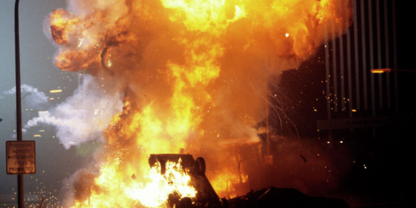 Eksplozija automobila (Foto: drr.net) Eksplozija automobila (Foto: drr.net)