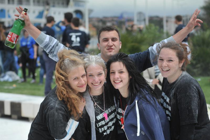 Ludijada zadarskih maturanata 16. svibnja 2014. Foto: Filip Brala/PIXSELL Ludijada zadarskih maturanata 16. svibnja 2014. Foto: Filip Brala/PIXSELL