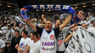 Zadar, 260513.
Dvorana Kresimira Cosica. 
3. polufinalna utakmica prvenstva Hrvatske izmedju KK Zadar i KK Cedevita.
Na fotografiji: navijaci.
Foto: Luka Gerlanc / CROPIX