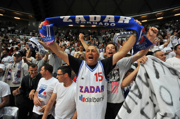 Zadar, 260513.
Dvorana Kresimira Cosica. 
3. polufinalna utakmica prvenstva Hrvatske izmedju KK Zadar i KK Cedevita.
Na fotografiji: navijaci.
Foto: Luka Gerlanc / CROPIX