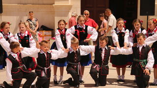 OŠ Zadarski otoci, učenici na Narodnom trgu