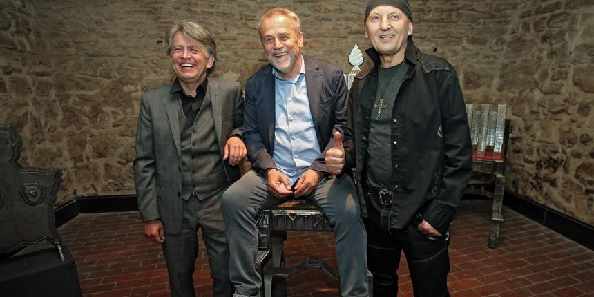 U Galeriji Klovicevi dvori otvorena je izlozba Stephana Lupina povodom 35. obljetnice stvaralastva tog umjetnika, fotografa, kipara i multimedijalnog umjetnika. U Galeriji Klovicevi dvori otvorena je izlozba Stephana Lupina povodom 35. obljetnice stvaralastva tog umjetnika, fotografa, kipara i multimedijalnog umjetnika.