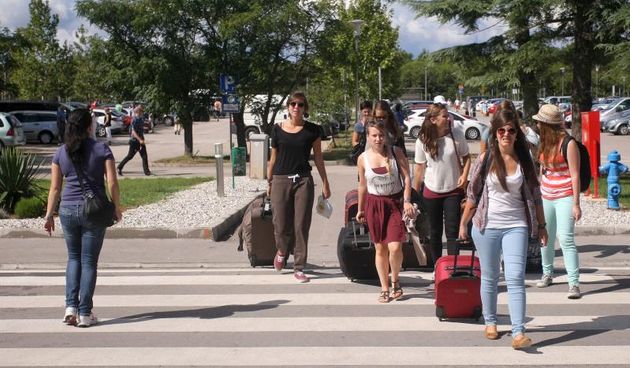 16.09.2013., Zadar – U Zracnoj luci Zadar sve je manje turista. Photo: Dino Stanin/PIXSELL Autor  Dino Stanin/PIXSELL KLJUČNE RIJEČI  putnici, Zemunik, zracna luka Zadar, aerodrom, turisti