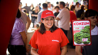 “Kupujmo hrvatsko” i “Vrijedne ruke” (foto:Saša Čuka) “Kupujmo hrvatsko” i “Vrijedne ruke” (foto:Saša Čuka)