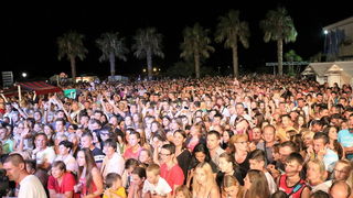 Virska noć 2016: Jelena Rozga i spektakularni vatromet za 25 tisuća fanova. Foto: Virski list