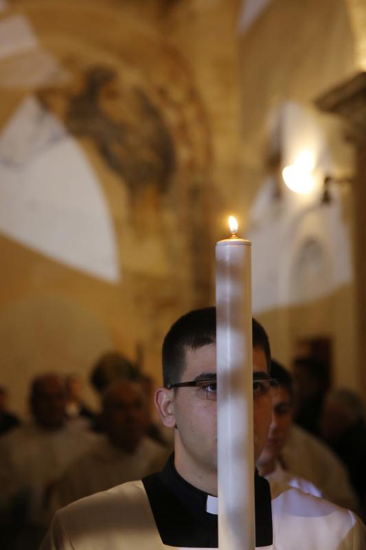 25.12.2013., Zadar – Svecanu misu polnocku povodom rodjenja Isusa Krista u katedrali svete Stosije predvodio je nadbiskup Zelimir Puljic. Photo: Filip Brala/PIXSELL 25.12.2013., Zadar – Svecanu misu polnocku povodom rodjenja Isusa Krista u katedrali svete Stosije predvodio je nadbiskup Zelimir Puljic. Photo: Filip Brala/PIXSELL