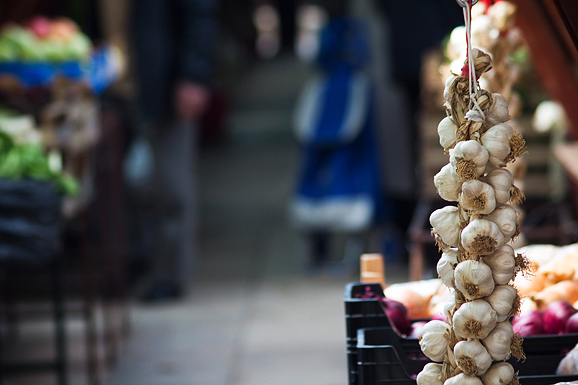 Đir po pijaci, 17. travnja 2012. (foto:Saša Čuka)