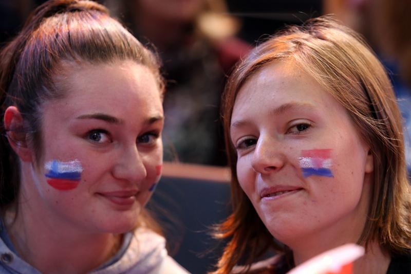 Hrvatski navijači u Parizu na utakmici Slovenija – Hrvatska za 3. mjesto na Svjetskom prvenstvu