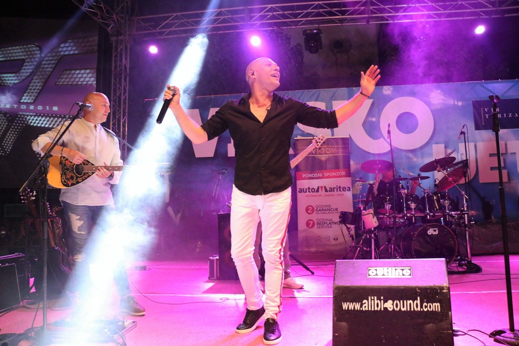 Prvi koncert popularnog slavonskog benda Vigor na otoku Viru