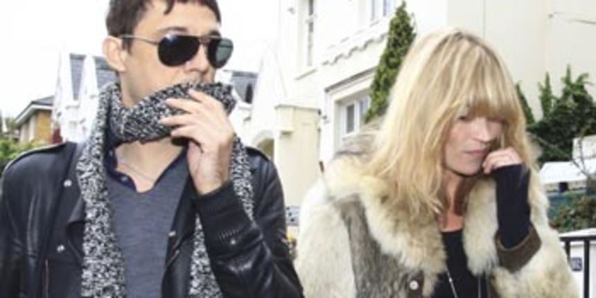 Kate Moss i Jamie Hince (Foto: blogs.orange.co.uk) Kate Moss i Jamie Hince (Foto: blogs.orange.co.uk)