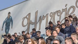 Igrači i navijači NK Zadar obilježili 10. obljetnicu tragične smrti Hrvoja Ćustića Igrači i navijači NK Zadar obilježili 10. obljetnicu tragične smrti Hrvoja Ćustića