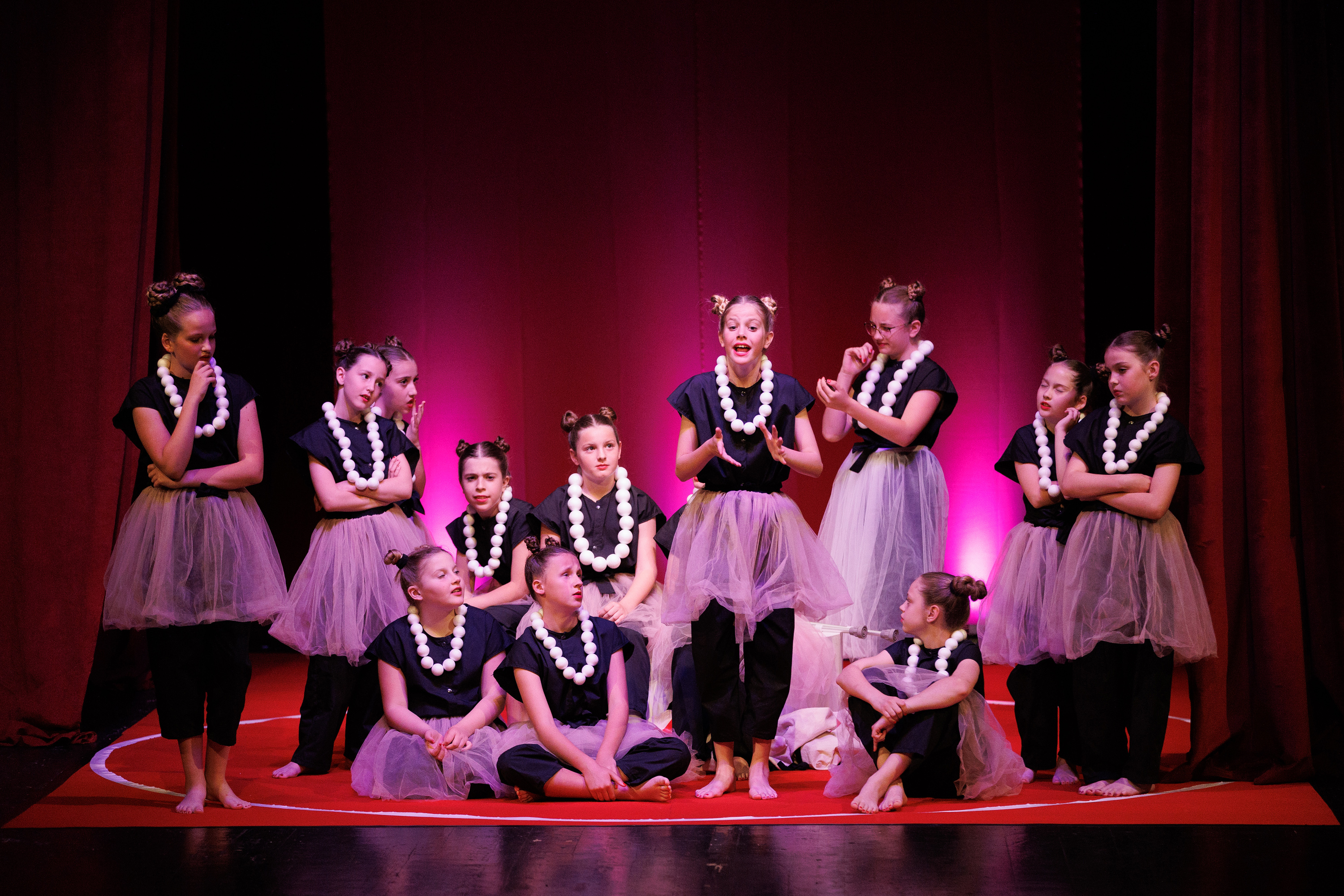 Igrajmo se: Zabranjeno mlađima od 15 strana A