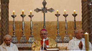 Zadar, 251209.
U prepunoj crkvi Sv. Stosije misu (polnocku) je predvodio zadarski nadbiskup Ivan Prendja.
Foto: Andrija Lucic / CROPIX