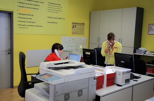 bauMax Zadar: -15% dan 19. ožujka 2014, Foto: Roberto Lerga bauMax Zadar: -15% dan 19. ožujka 2014, Foto: Roberto Lerga