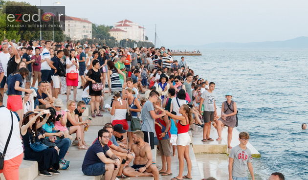 Večernji đir po gradu 3. kolovoza 2017. (turisti, turizam, morske orgulje)