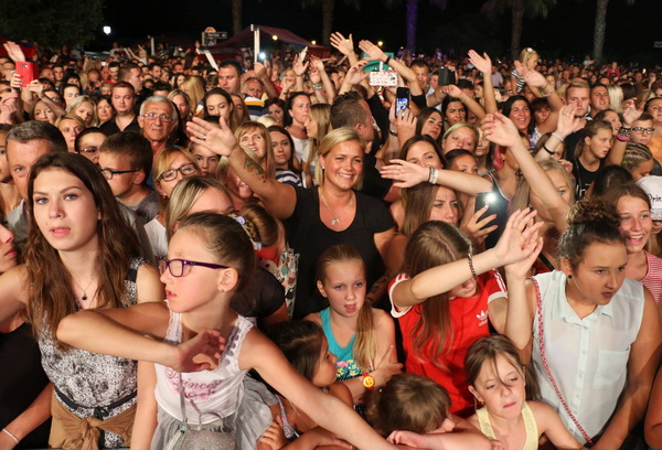 Virska noć 2016: Jelena Rozga i spektakularni vatromet za 25 tisuća fanova. Foto: Virski list