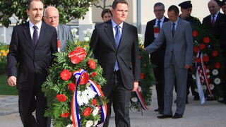 Dan županije: Polaganje vijenaca na Gradskom groblju Zadar Dan županije: Polaganje vijenaca na Gradskom groblju Zadar