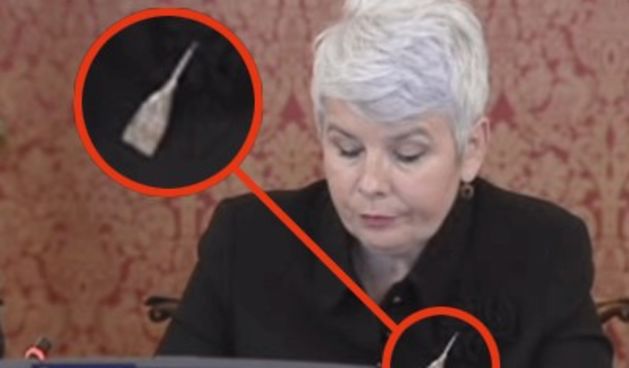 Jadranka Kosor s brošem u obliku metle (Foto: Tportal.hr)