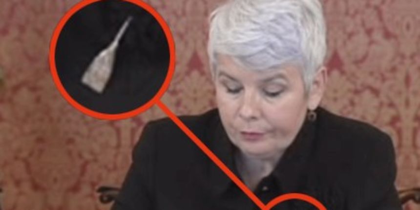 Jadranka Kosor s brošem u obliku metle (Foto: Tportal.hr)