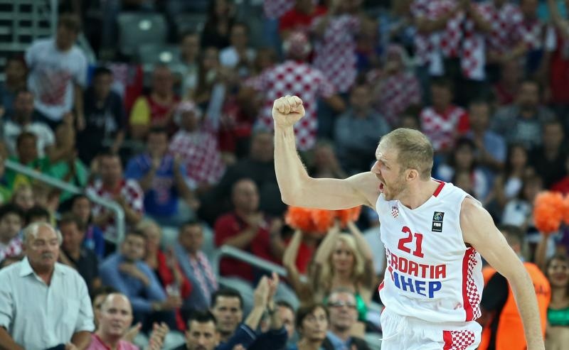 05.09.2015., Arena Zagreb, Zagreb – EuroBasket 2015., skupina C, 01. kolo, Hrvatska – Slovenija. Foto: PIXSELL 05.09.2015., Arena Zagreb, Zagreb – EuroBasket 2015., skupina C, 01. kolo, Hrvatska – Slovenija. Foto: PIXSELL