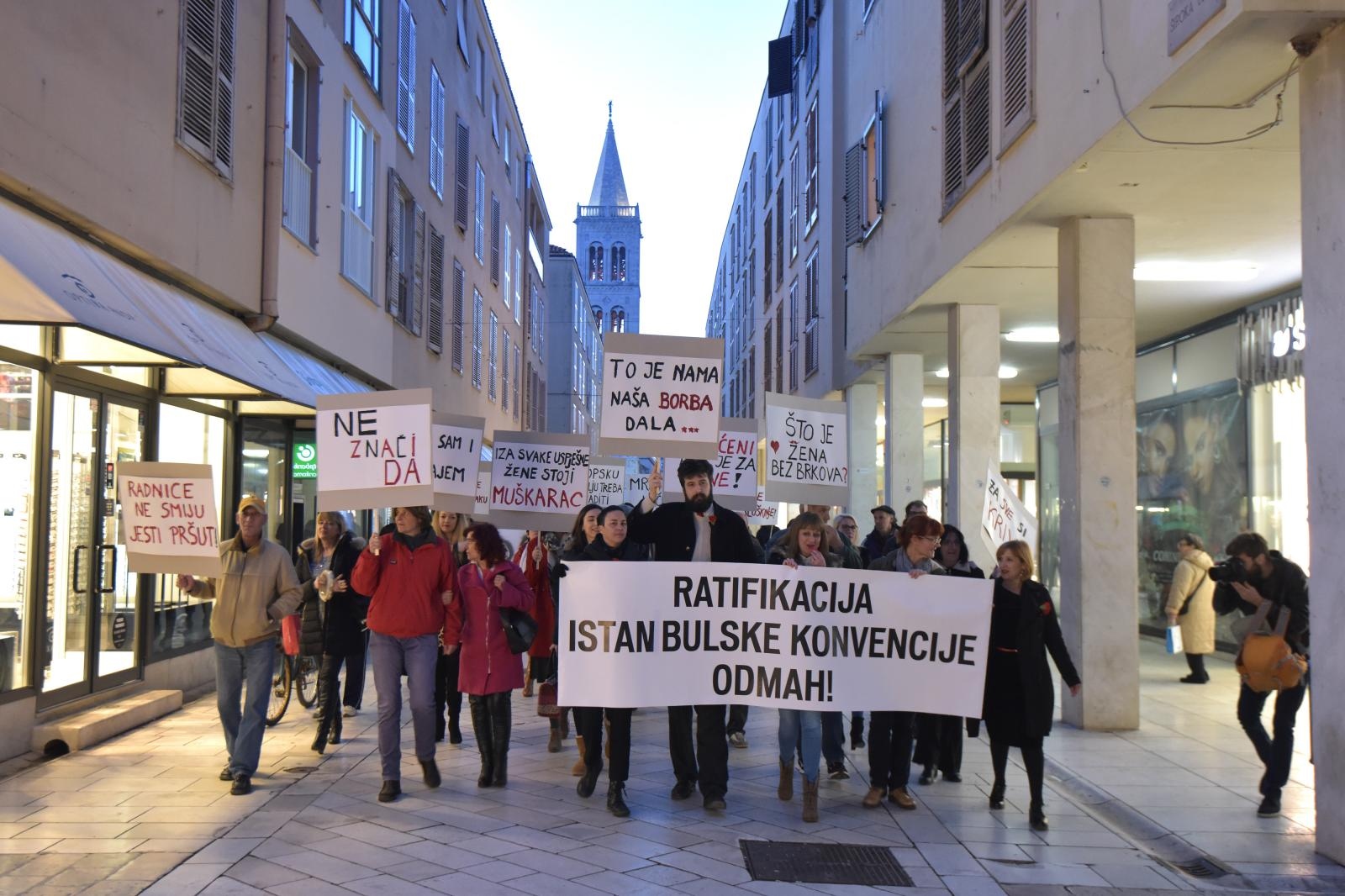 Članovi zadarskog SDP-a povodom Međunarodnog dana žena održali prosvjedni marš