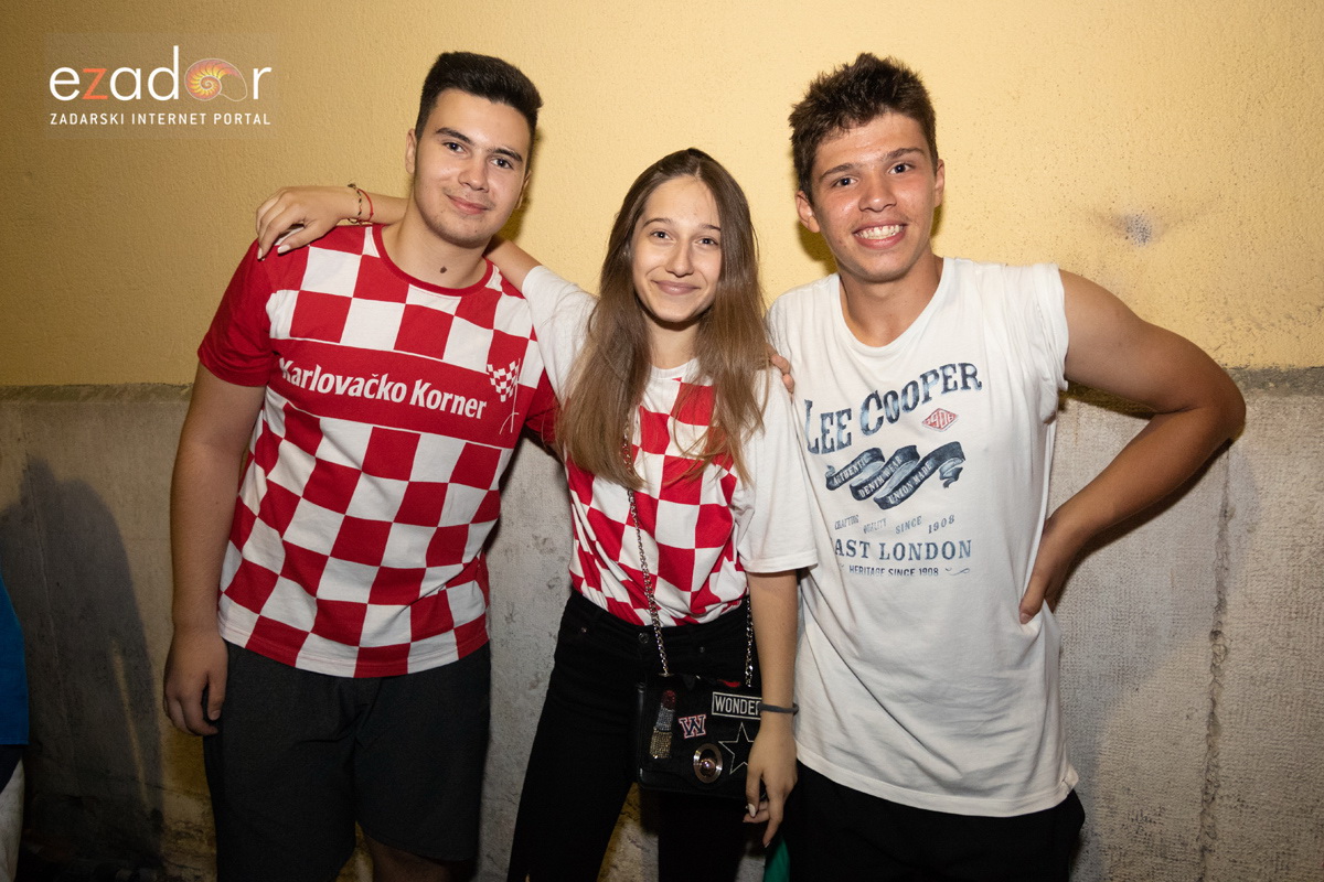 Čudesna noć: Velika fešta ulicama Zadra nakon plasmana Vatrenih u finale SP Čudesna noć: Velika fešta ulicama Zadra nakon plasmana Vatrenih u finale SP