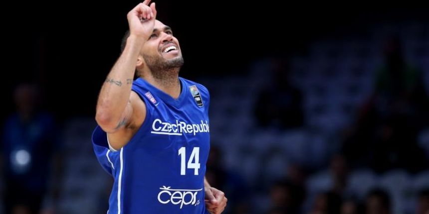 Lille, stadion Pierre Mauroy – Osmina finala EuroBasketa 2015, Hrvatska – Ceska. Photo: Igor Kralj/PIXSELL Lille, stadion Pierre Mauroy – Osmina finala EuroBasketa 2015, Hrvatska – Ceska. Photo: Igor Kralj/PIXSELL