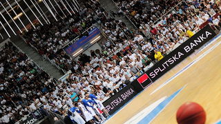 Najbolji navijači na svitu na utakmici Zadar-Cibona, Foto: Mia Čop Najbolji navijači na svitu na utakmici Zadar-Cibona, Foto: Mia Čop