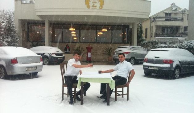 Zvone i Đuka nazdravljaju snježnim radostima