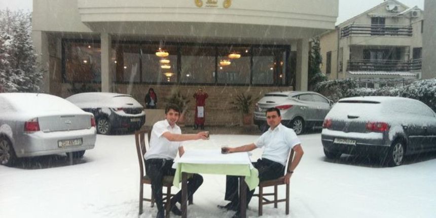 Zvone i Đuka nazdravljaju snježnim radostima