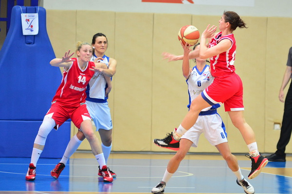 SC Višnjik, dvorana 3. Finale doigravanja za prvaka Hrvatske: ŽKK Zadar – ŽKK Medveščak 54-76 SC Višnjik, dvorana 3. Finale doigravanja za prvaka Hrvatske: ŽKK Zadar – ŽKK Medveščak 54-76