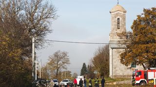 Jošani: Tri osobe poginule u frontalnom sudaru između dva automobila Jošani: Tri osobe poginule u frontalnom sudaru između dva automobila