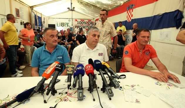 16.06.2015., Zagreb – U satoru u Savskoj ulici odrzana je konferencija za medije brranitelja prosvjednika. Djuro Glogoski , Josip Klemm i Drazimir Jukic. Photo: Robert Anic/PIXSELL