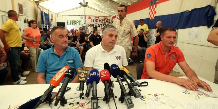 16.06.2015., Zagreb – U satoru u Savskoj ulici odrzana je konferencija za medije brranitelja prosvjednika. Djuro Glogoski , Josip Klemm i Drazimir Jukic. Photo: Robert Anic/PIXSELL