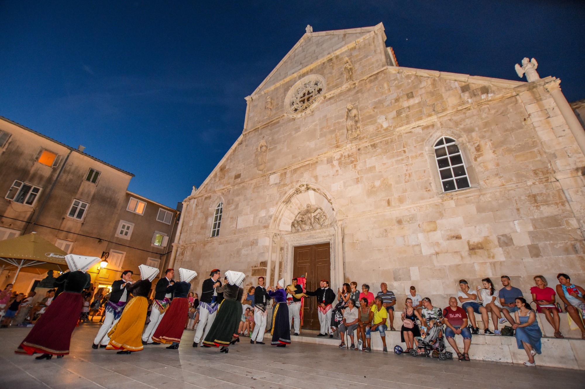 Etno večer s KUD Družina u Pagu Etno večer s KUD Družina u Pagu