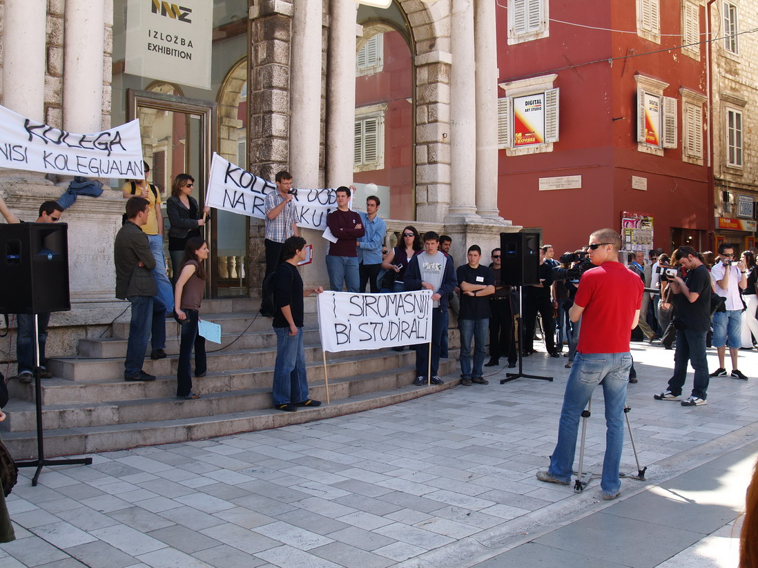 Image 1199533 (auto) Image 1199533 (auto)