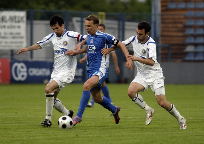 Varazdin, 080510. Na gradskom stadionu u Varazdinu igra se 29. kolo prve HNL izmedju Varteksa i Zadra. Varteks je pobjedio 1:0 pogotkom Matije Smrekara. Na slici: Miljenko Mumlek. Foto: Zeljko Hajdinjak / CROPIX