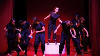 Igrajmo se: Zabranjeno mlađima od 15 strana A