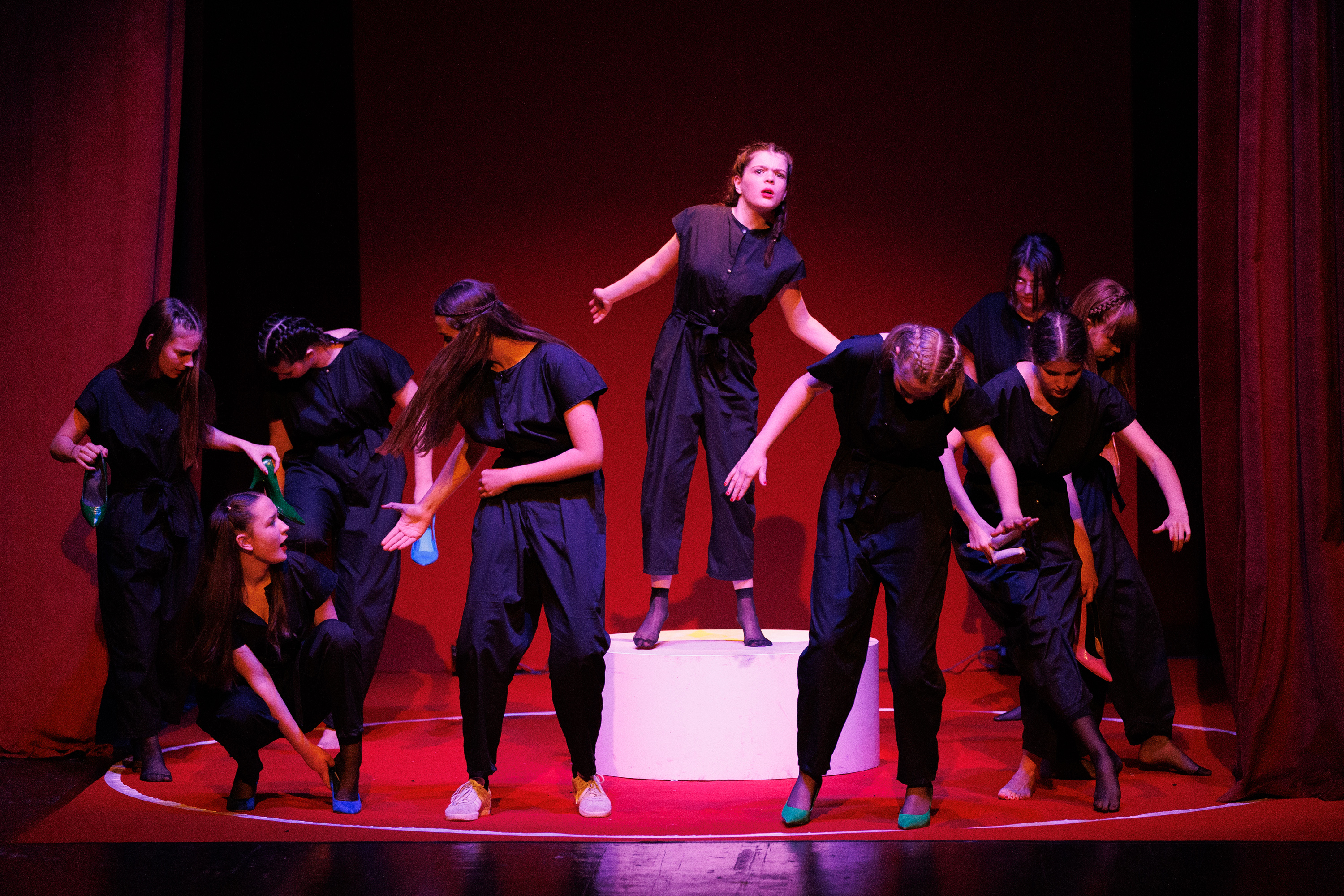 Igrajmo se: Zabranjeno mlađima od 15 strana A