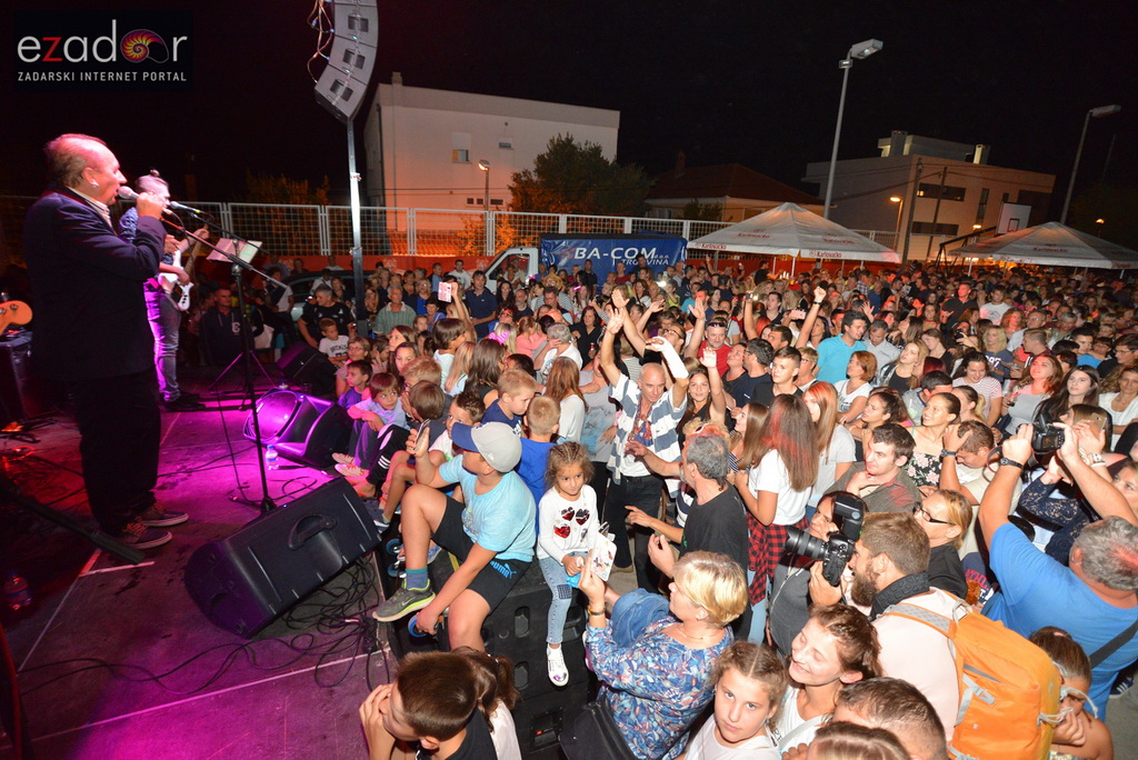 Stanarska fešta 2017: Mladen Grdović i Ivica Sikirić Ićo raspjevali Stanarce i njihove goste Stanarska fešta 2017: Mladen Grdović i Ivica Sikirić Ićo raspjevali Stanarce i njihove goste