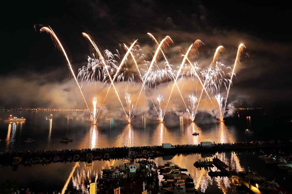 Biogradska noć 2017: Spektakularni vatromet Biogradska noć 2017: Spektakularni vatromet