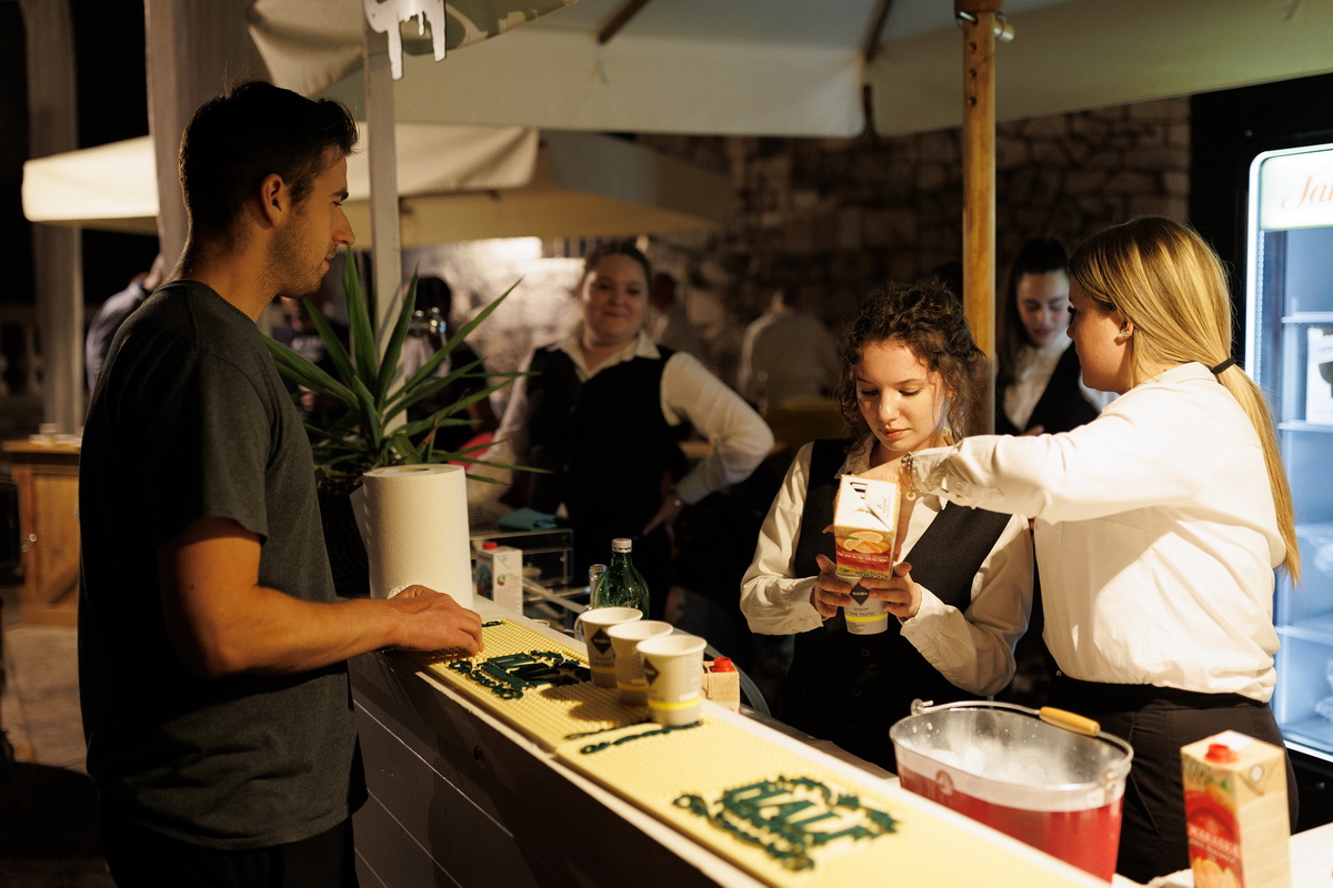 Prva večernja “fešta od rib'” Tuna, Sushi & Wine Festivala