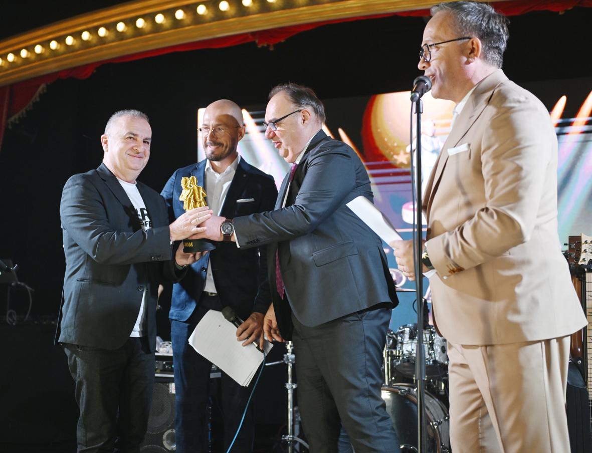 Brojni sportaši, legende i uglednici na proslavi 19. godišnjice emisije sport nedjeljom Brojni sportaši, legende i uglednici na proslavi 19. godišnjice emisije sport nedjeljom