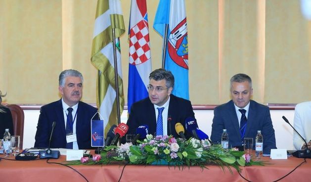 Predsjednik Vlade RH Andrej Plenkovic u Vukovaru je sudjelovao na sjednici Savjeta Vlade Republike Hrvatske za Hrvate izvan Republike Hrvatske.