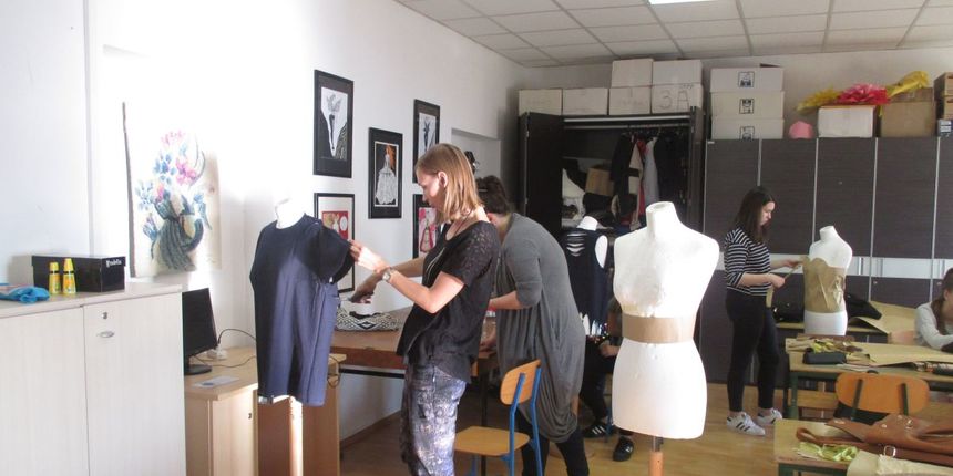 Recikliranje tekstila s učenicama Srednje škole  primijenjene umjetnosti i dizajna