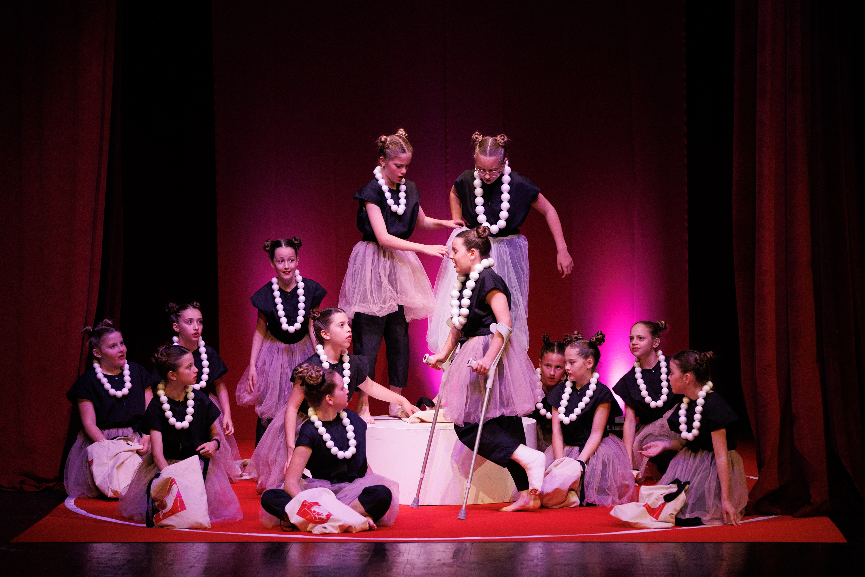 Igrajmo se: Zabranjeno mlađima od 15 strana A