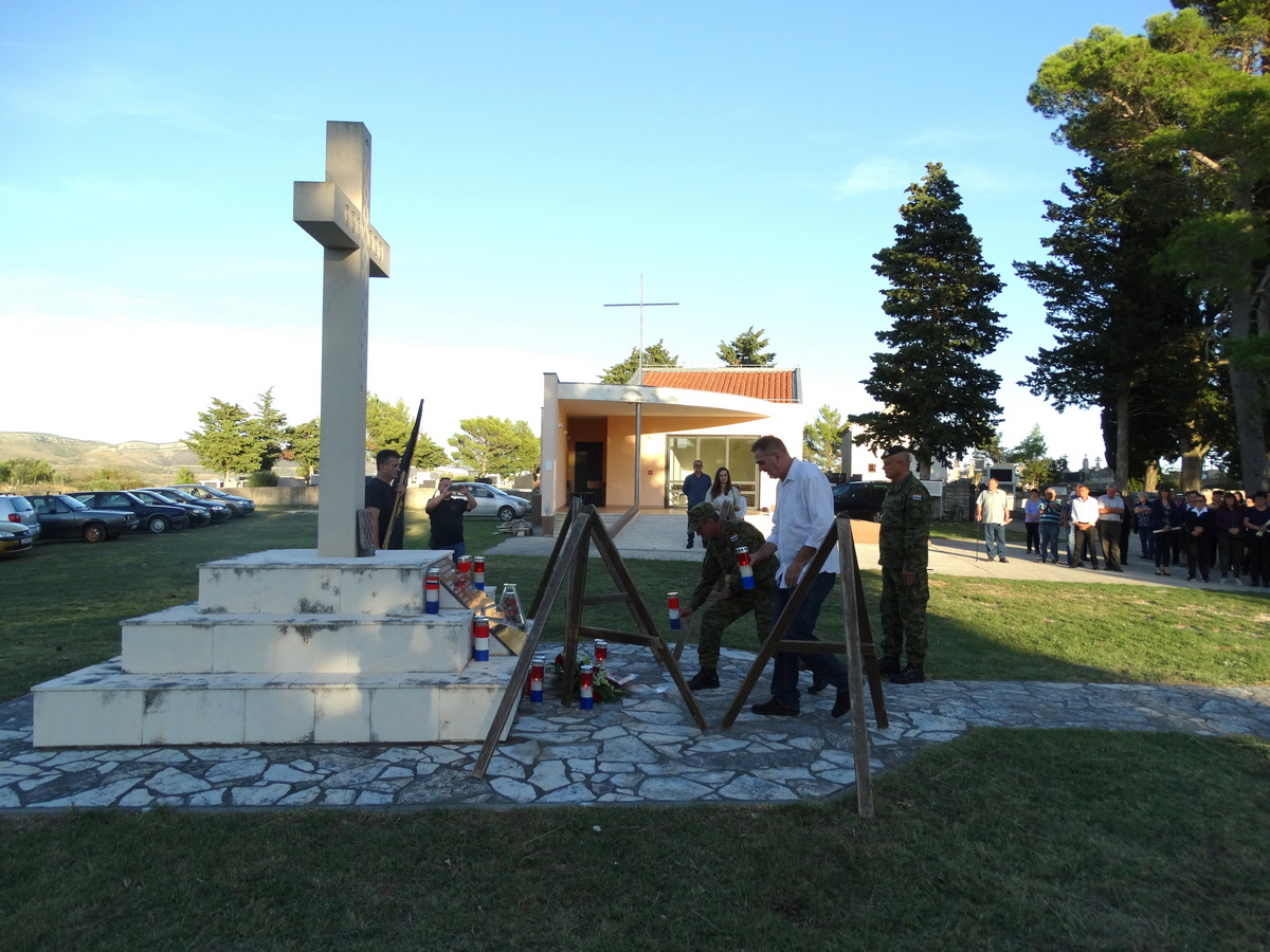 Vukšić: Položeni vijenci za žrtve Domovinskog rata
