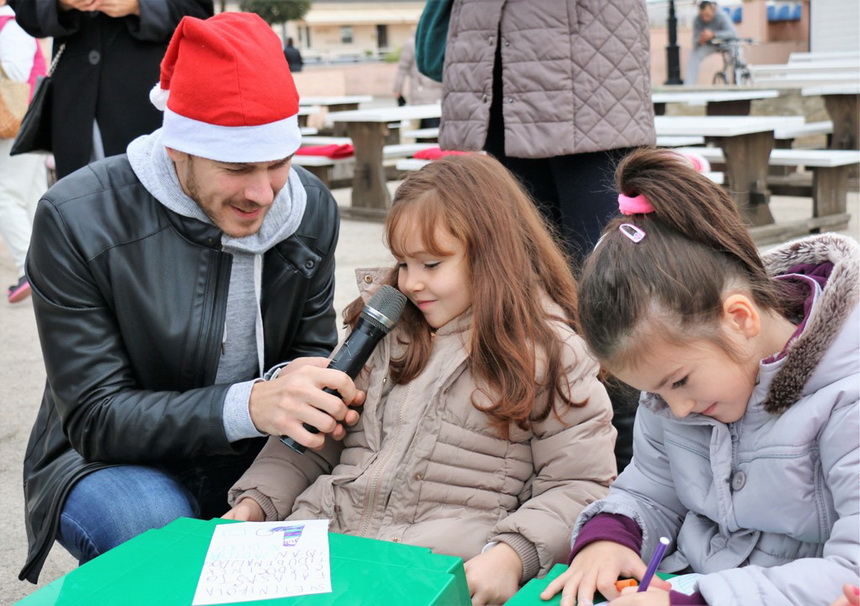 Sveti Nikola darivao mališane na Viru, Krampus bez posla Sveti Nikola darivao mališane na Viru, Krampus bez posla