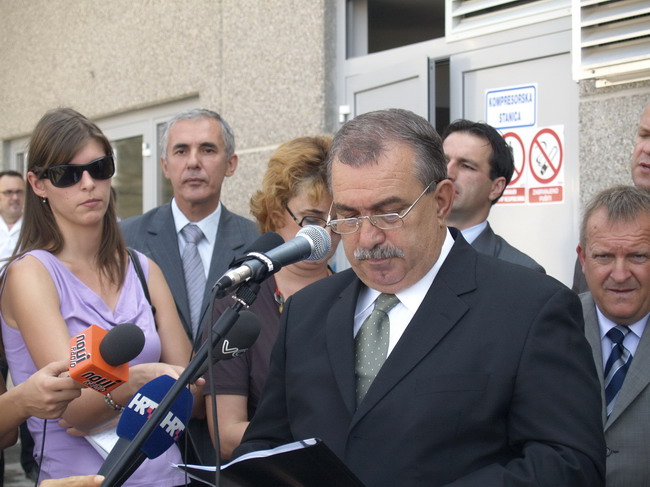 Ante Pernar, direkto Paske sirane