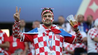 Veseli hrvatski navijači u kockicama ispunili Baltik Arenu u Kalinjingradu Veseli hrvatski navijači u kockicama ispunili Baltik Arenu u Kalinjingradu